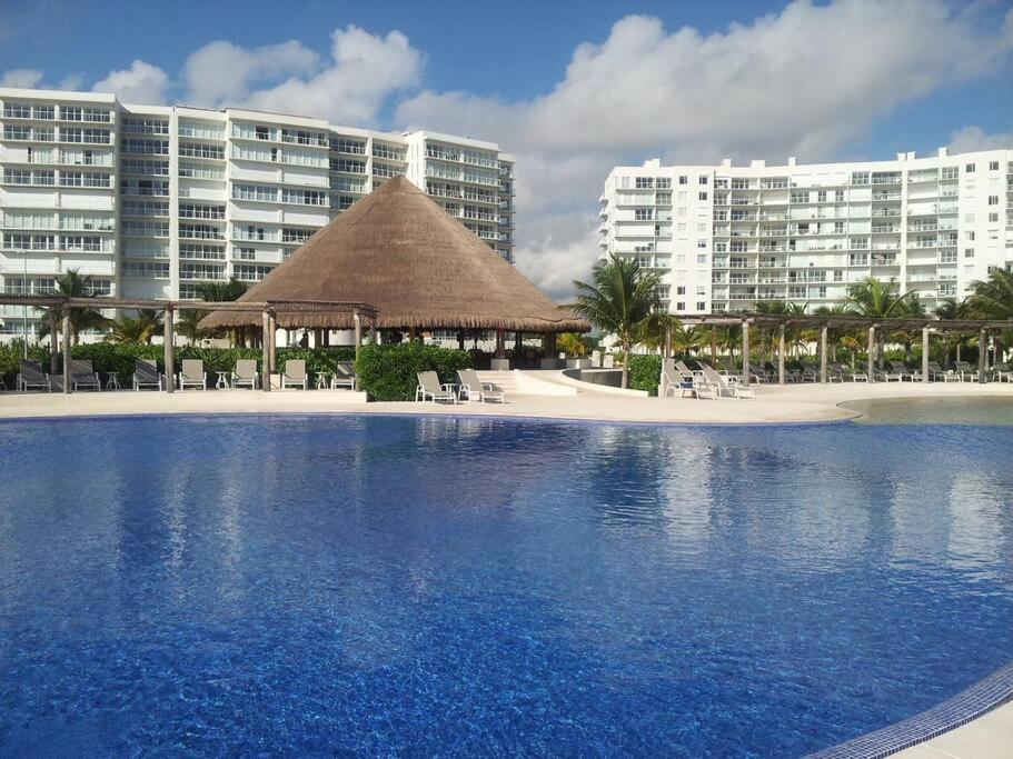 Punta Me Luxury Apartments Ocean View & Beach Front In Amara Cancún Eksteriør billede