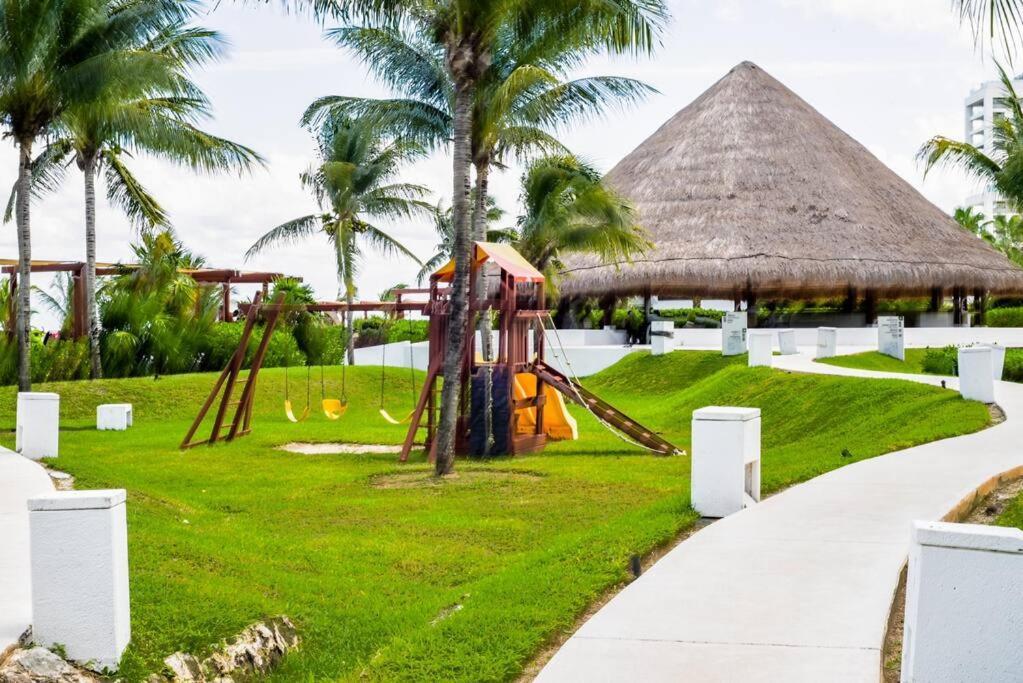Punta Me Luxury Apartments Ocean View & Beach Front In Amara Cancún Eksteriør billede