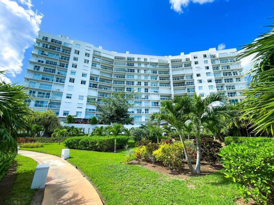 Punta Me Luxury Apartments Ocean View & Beach Front In Amara Cancún Eksteriør billede